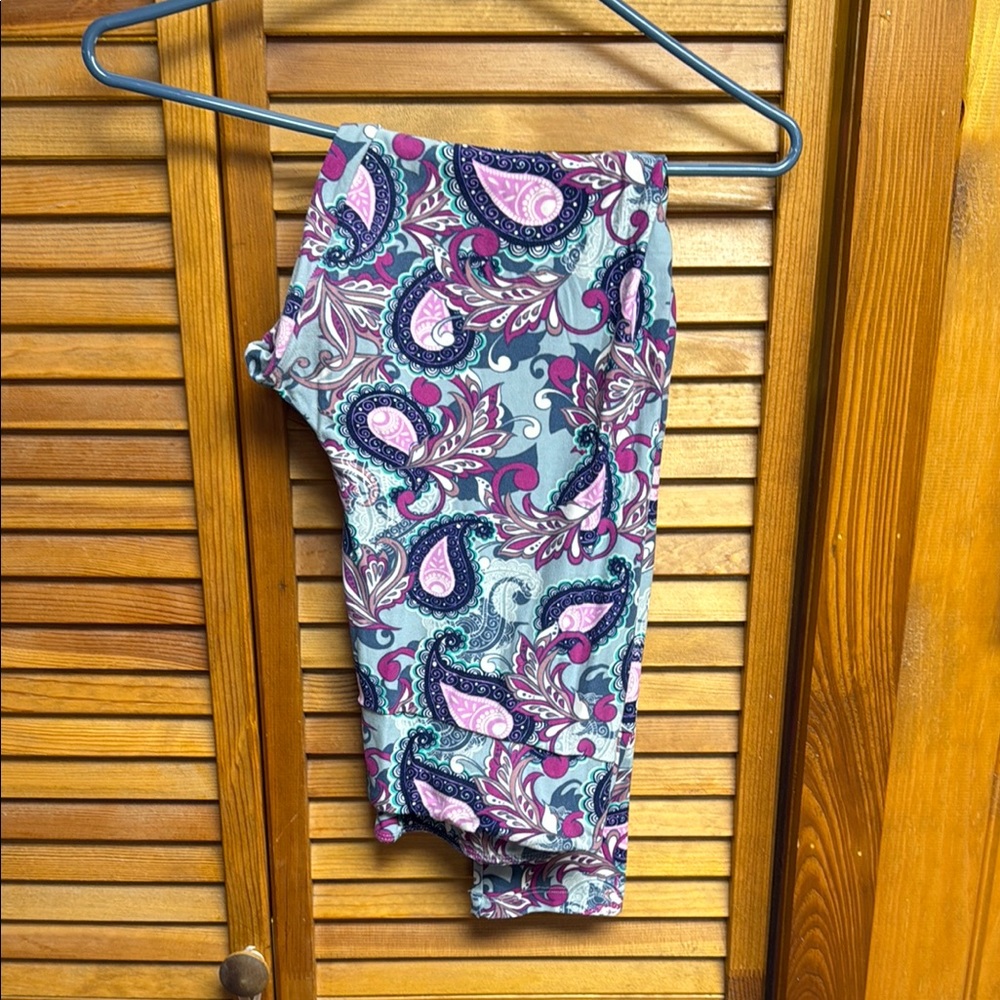 LuLaRoe Paisley Leggings - Pink and Blue